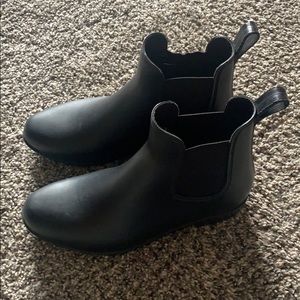 A New Day pull on Chelsea rain boots